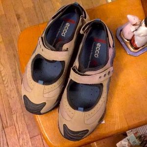 ECCO hiking sandals excellent 9-9.5 EU 40 comfy!!!